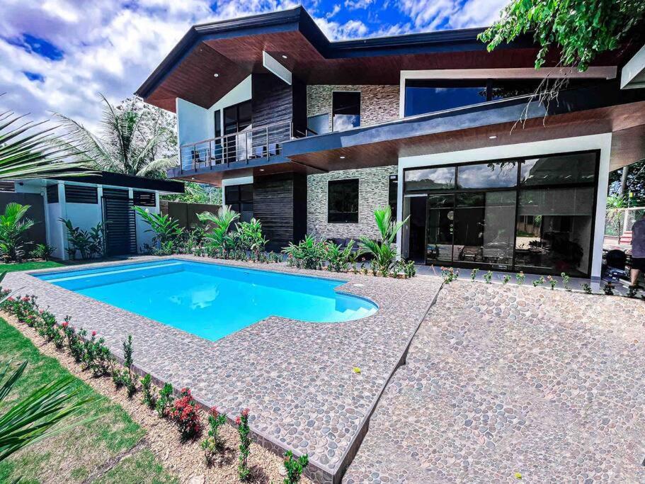 Hector House Villa Увита Екстериор снимка
