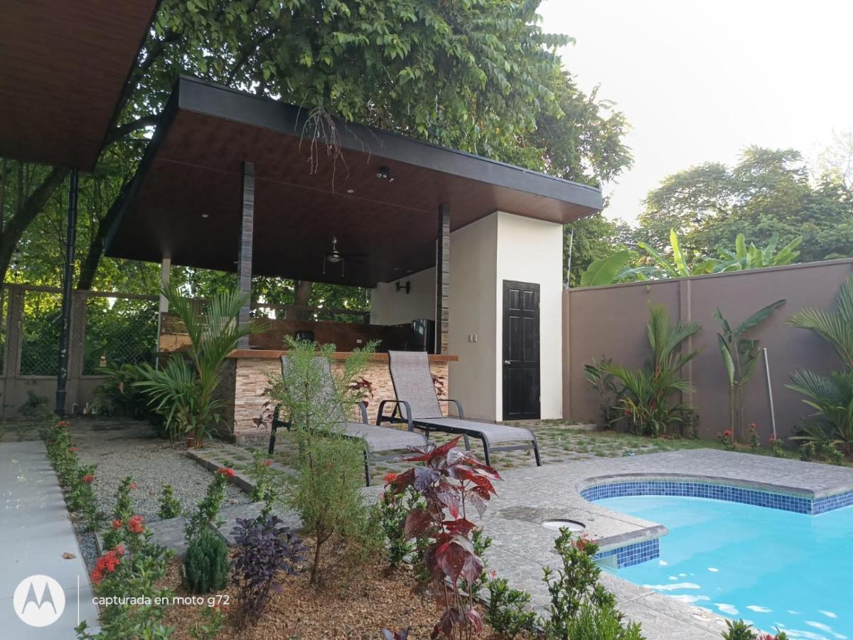 Hector House Villa Увита Екстериор снимка