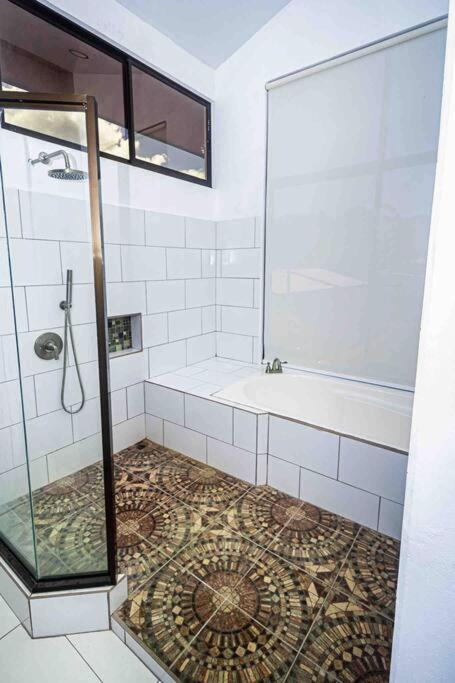 Hector House Villa Увита Екстериор снимка