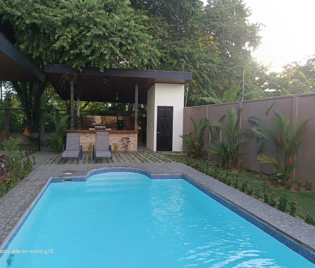 Hector House Villa Увита Екстериор снимка