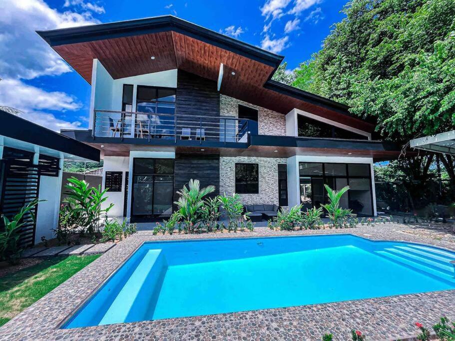 Hector House Villa Увита Екстериор снимка