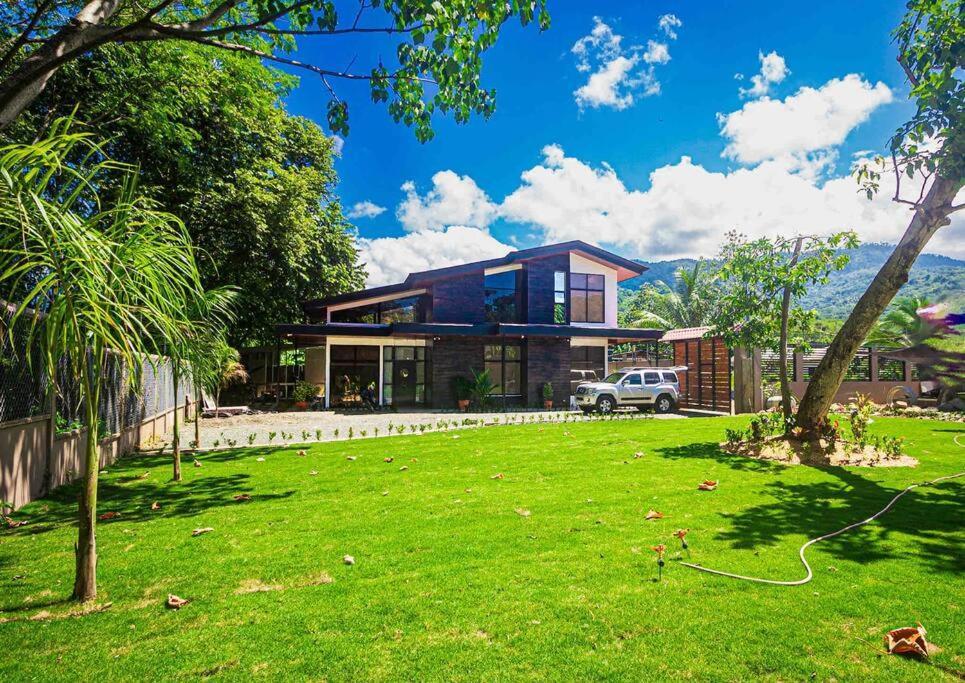 Hector House Villa Увита Екстериор снимка