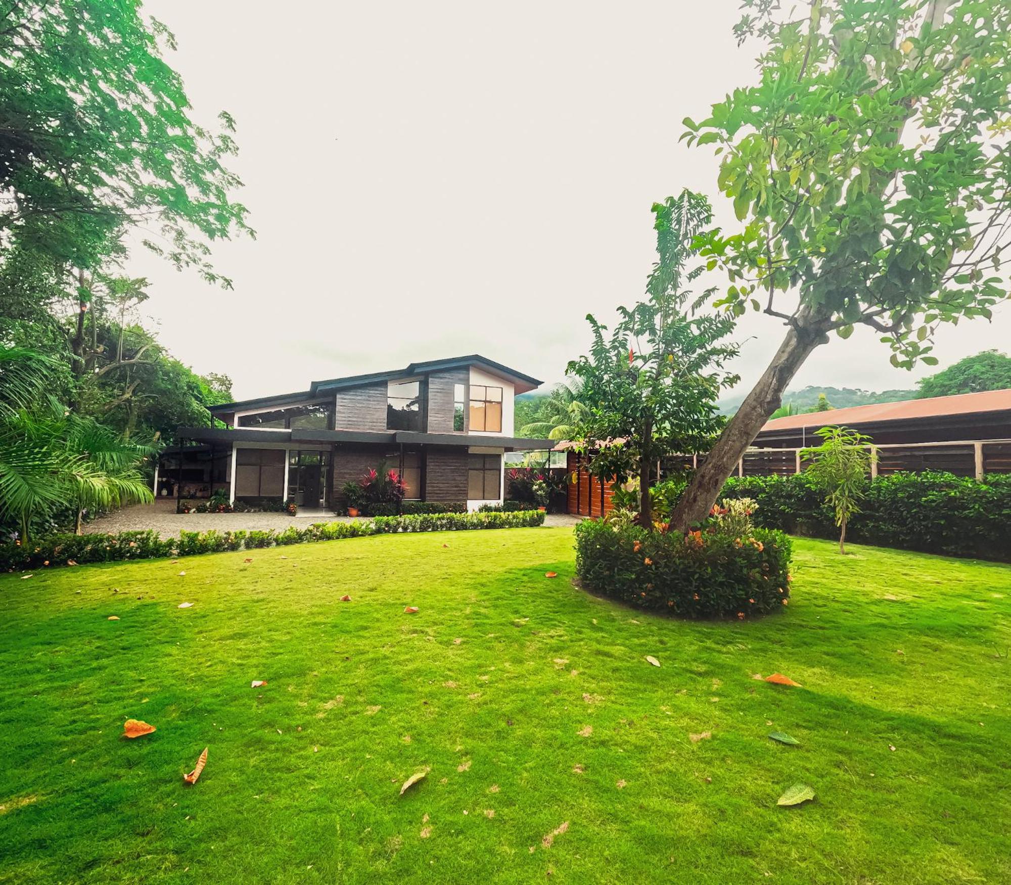 Hector House Villa Увита Екстериор снимка